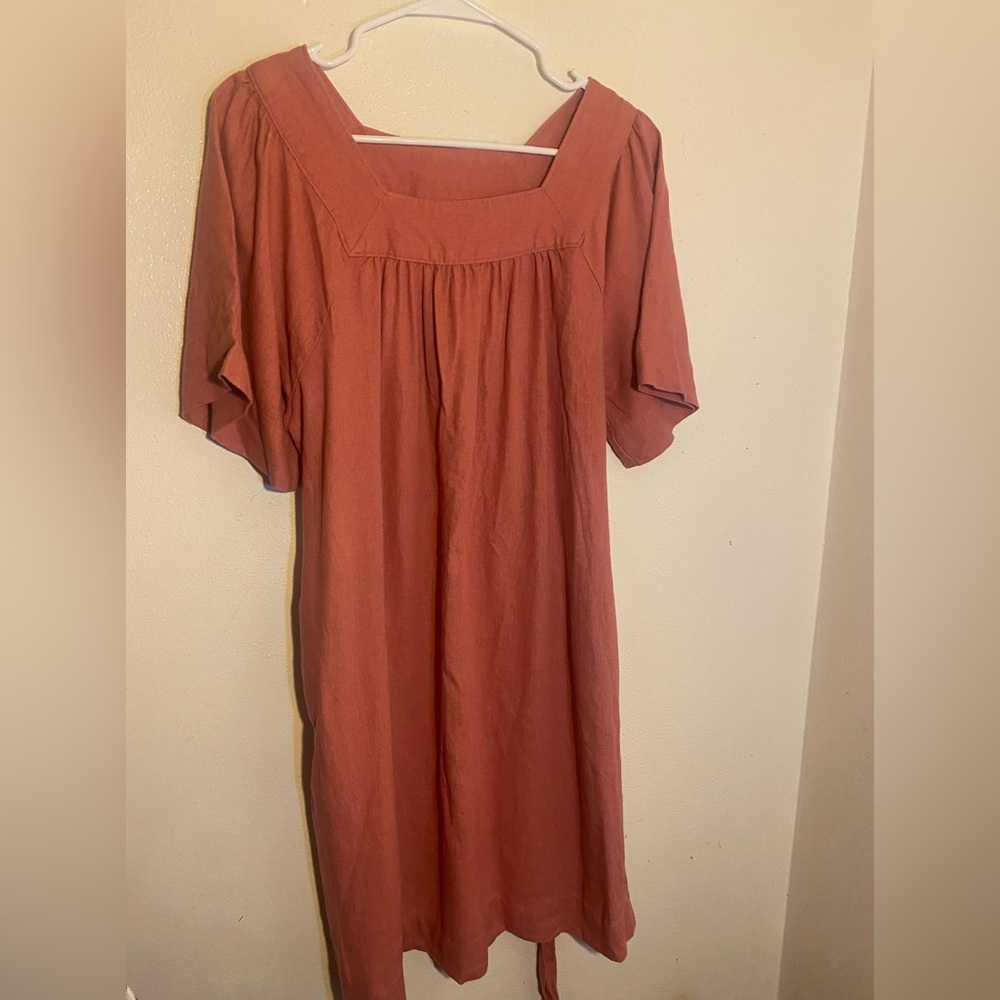 Pink linen dress with pockets